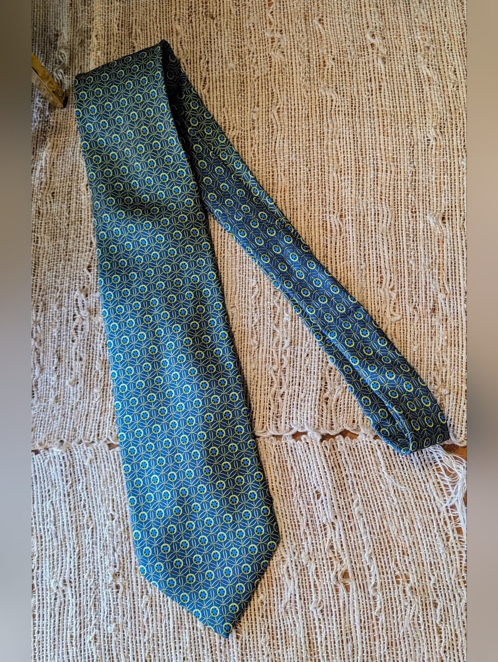 YSL Yves Saint Laurent Paris Men's Silk Tie Blue Green Geometric Medallion